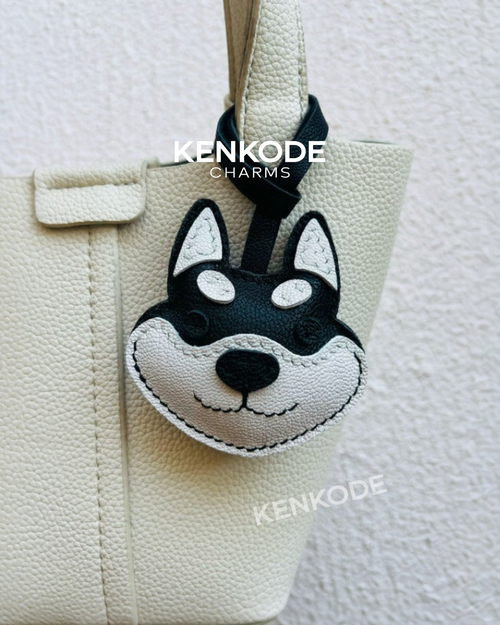 Alaskan Malamute / Husky Charm - 01