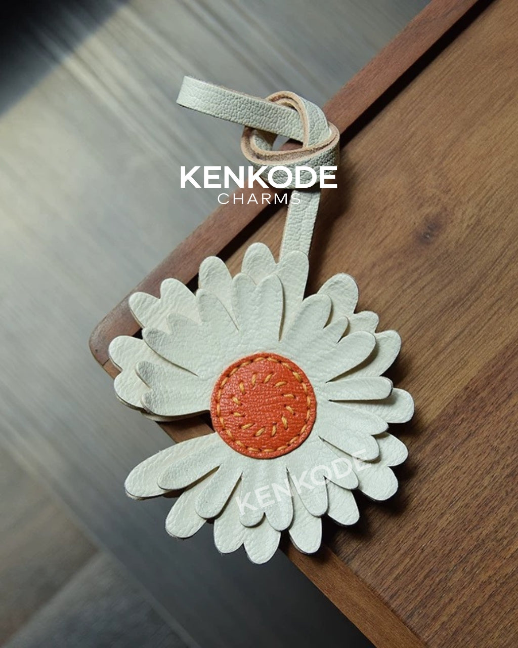 Daisy Charm - 01