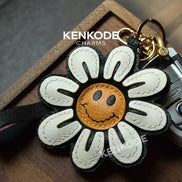 Smile Flower Charm - 04