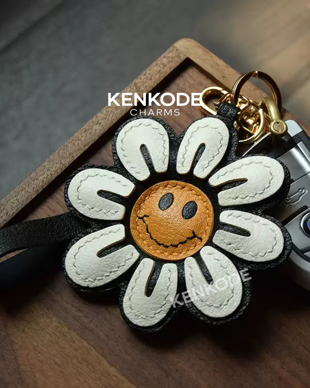 Smile Flower Charm - 04