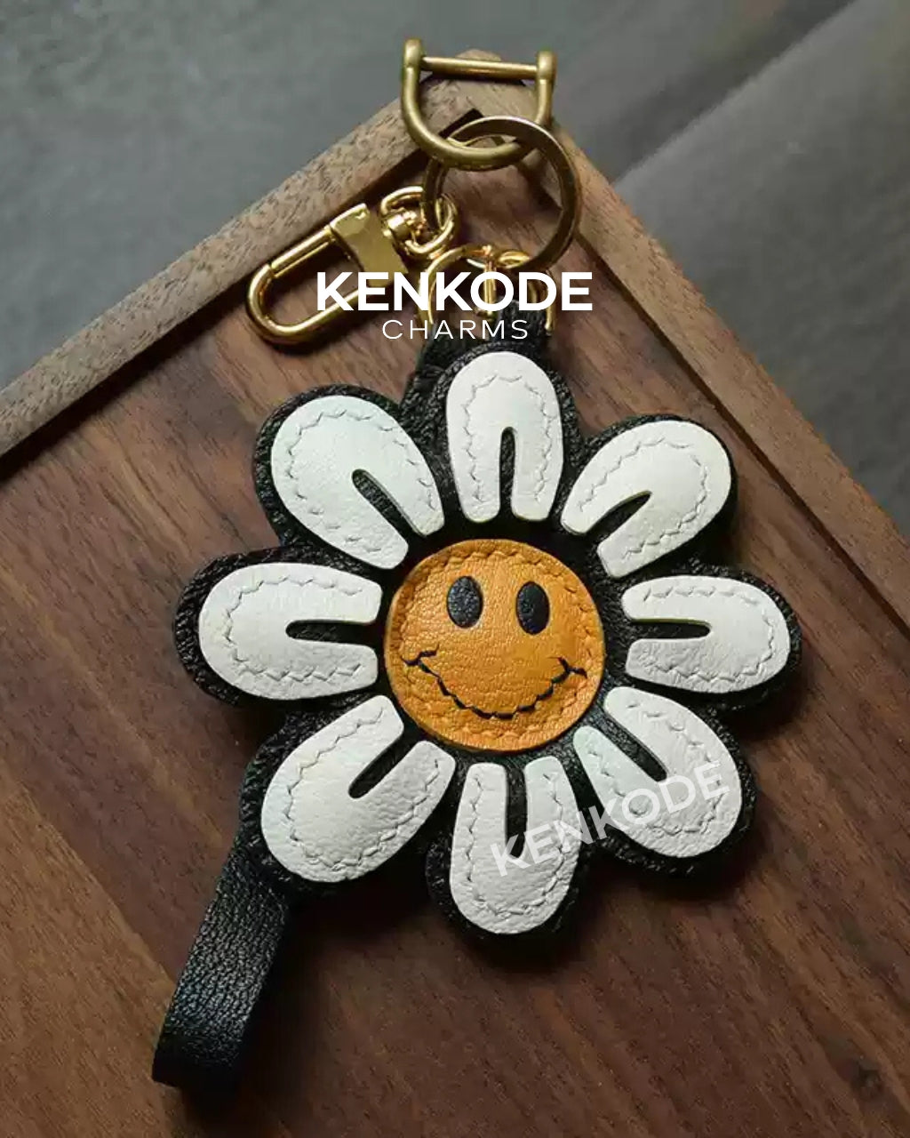 Smile Flower Charm - 06